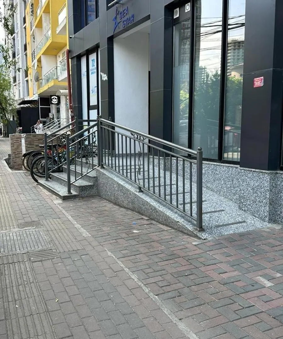 Metro City Apartment Angisa 72 바투미